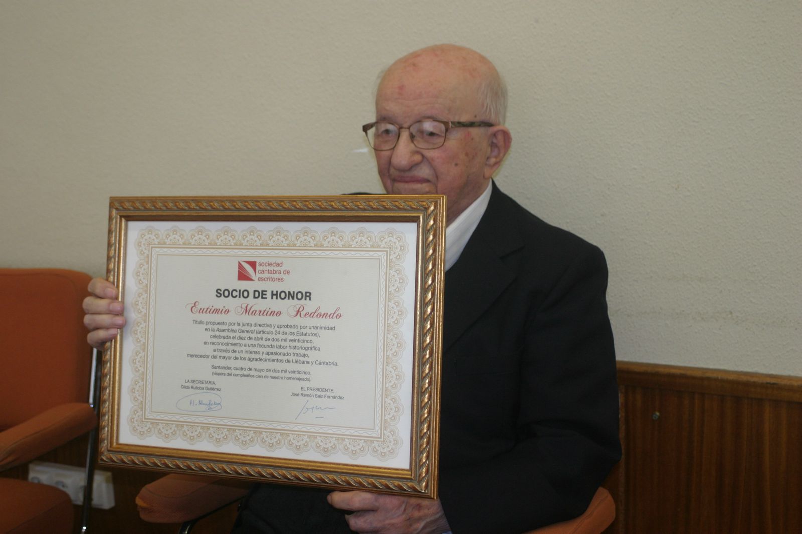 Homenaje al historiador P. Eutimio Martino que cumple cien años